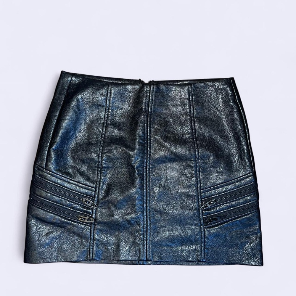 BlankNYC Black Faux Leather Moto Mini Skirt Zip Detail Y2K Size 25 - Picture 3 of 9